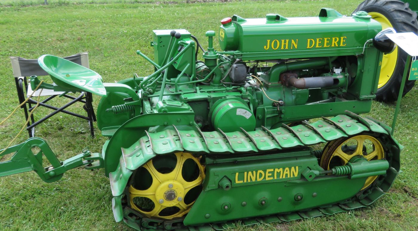 Restored 1946 John Deere Lindeman crawler on steel tracks