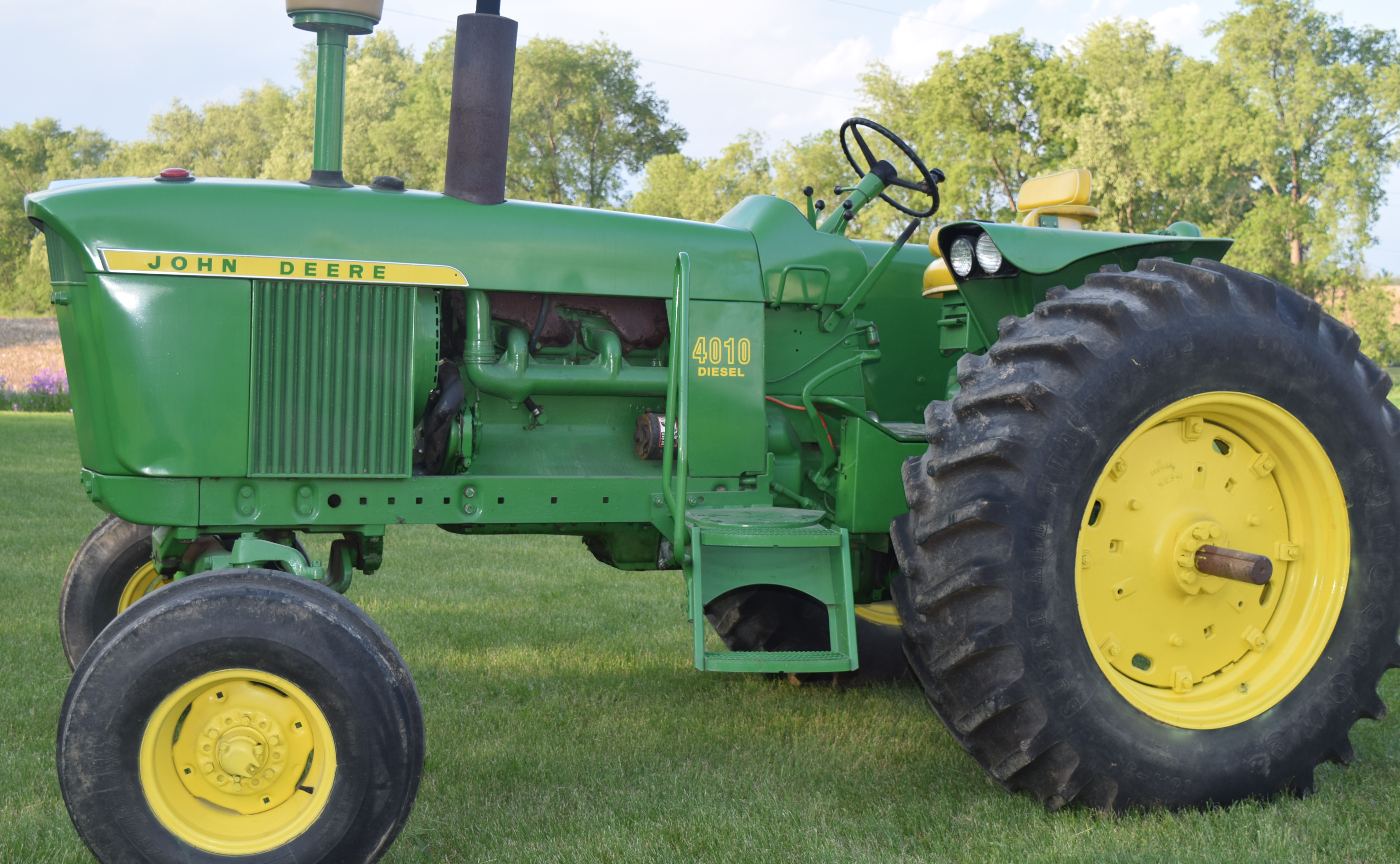 Restored John Deere 4010 Diesel tractor on a lawn