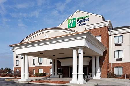 Front entrance of the Holiday Inn Express & Suites, Lancaster